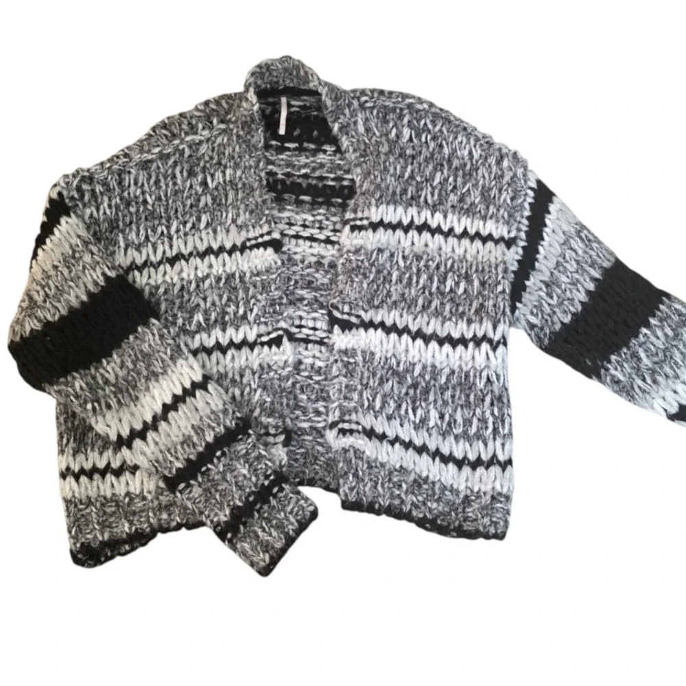 Free People Wanderer Cardigan XS Black White Chunky Knit Wool Sweater Oversized - Picture 4 of 10